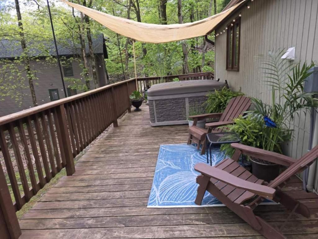 Pocono Mountain View Lake House In Lake Harmony Ngoại thất bức ảnh